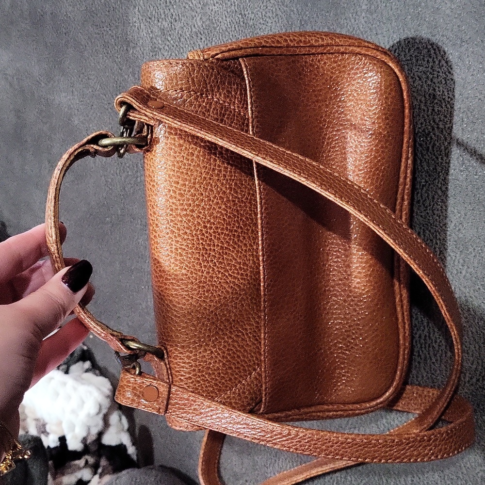 Perry Ellis Portfolio Purse - Picture 8 of 9